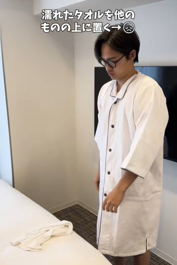 ベッドの上に置いてしまうのはNG