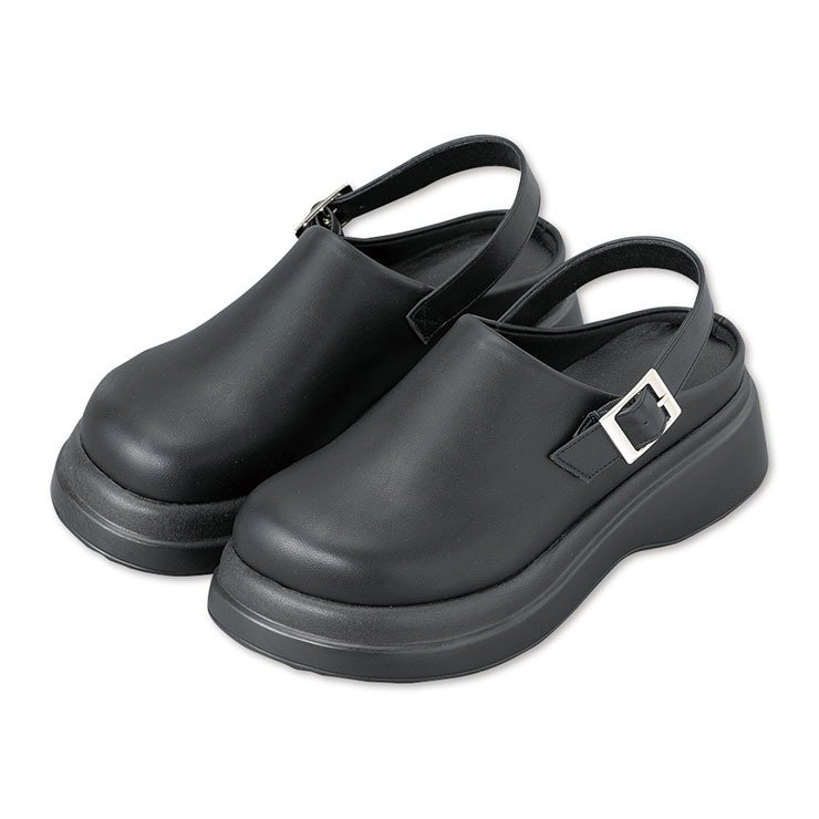 出所：しまむら公式　レディース　シューズ（ぷーさん）