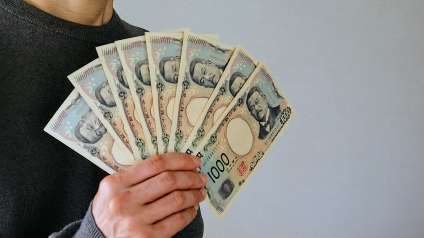 任意継続と国民健康保険、どちらが安い？退職後「所得反映のタイムラグ」に注意！任意継続、全額自己負担だが保険料に「上限」あり！