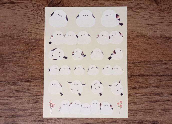 出所：筆者撮影（セリア、マスキングダイカットシール もふもふばーど80片）