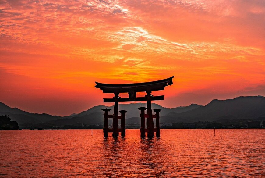 【広島・厳島神社】まさに神写真！荘厳な夏の宵の風景がSNSで話題に