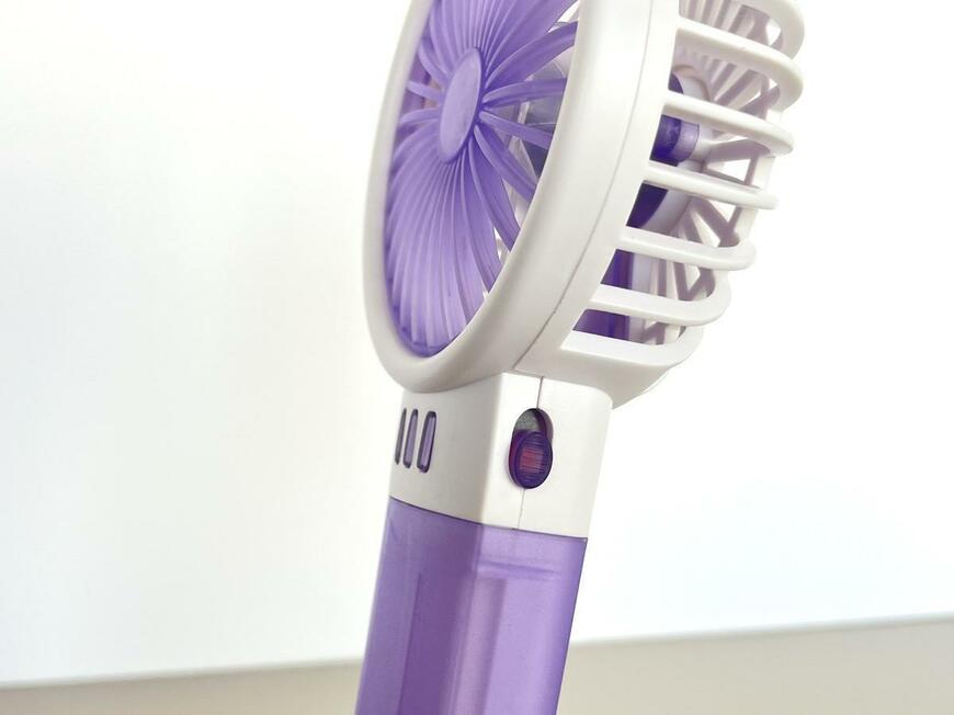「扇風機（電池式、スタンド付き）」