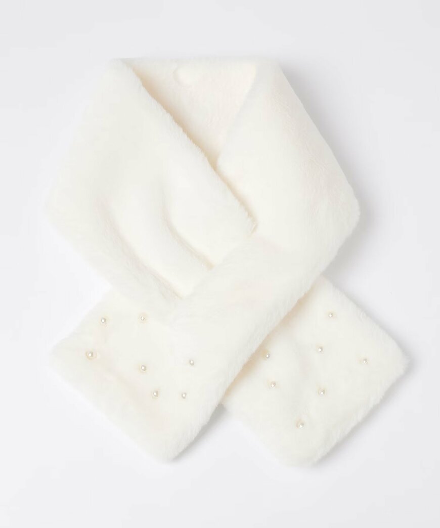 さっと巻いて通すだけの簡単装着