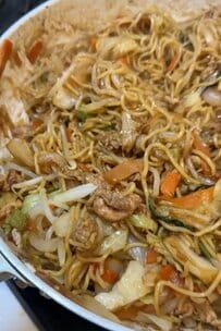 【5日分の冷凍弁当】切り方や味付けを食べやすく工夫した「オム焼きそば弁当」が話題！