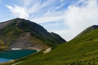 登山にかかる費用は年間4万7100円。年8.2回で1回あたり約5700円、国内観光旅行と比べると
