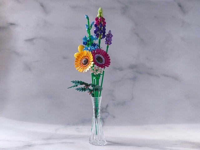 本物の花かと思いきや…母の日の贈り物に「レゴ」というサプライズ！