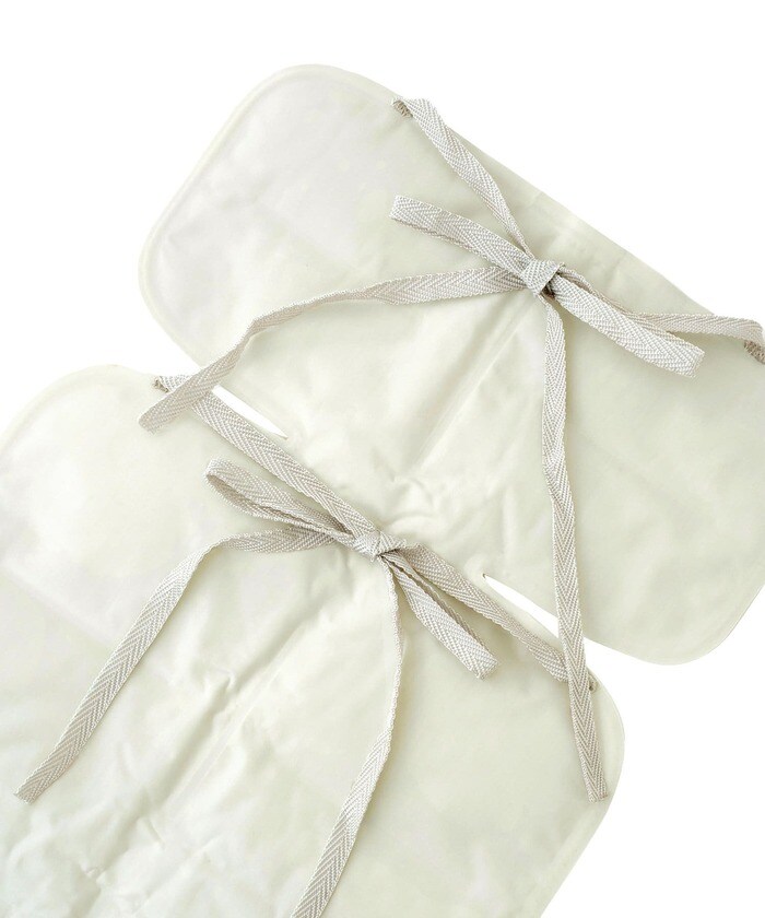 ひもを結ぶだけで簡単に装着