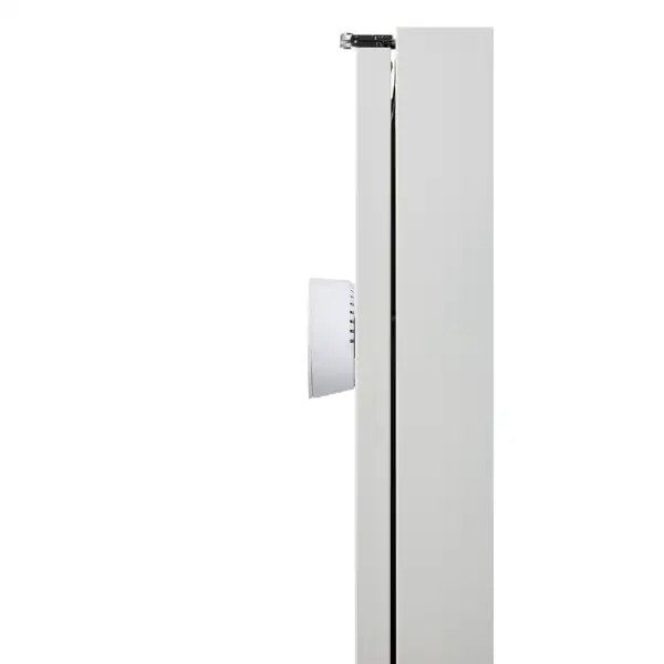 冷蔵庫のドアやスチールラックの側面へピタッと固定