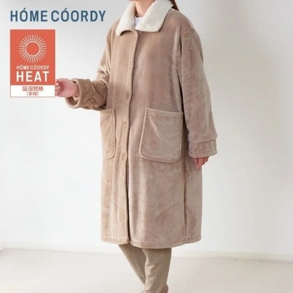 「ホームコーディ」が送る、高機能な「あたたか着る毛布」の短めタイプ