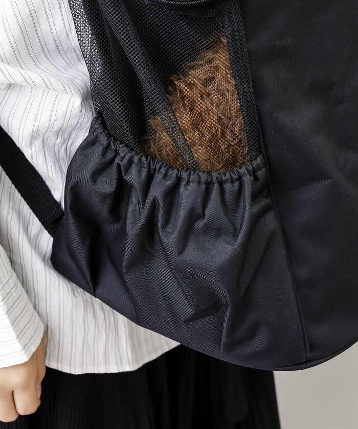 小物を入れられるサイドポケット