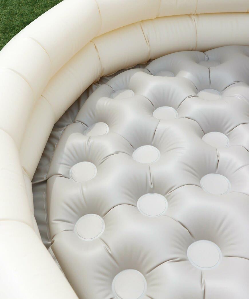 出所：パルグループ公式ファッション通販サイト 3COINS サンシェード付きプール