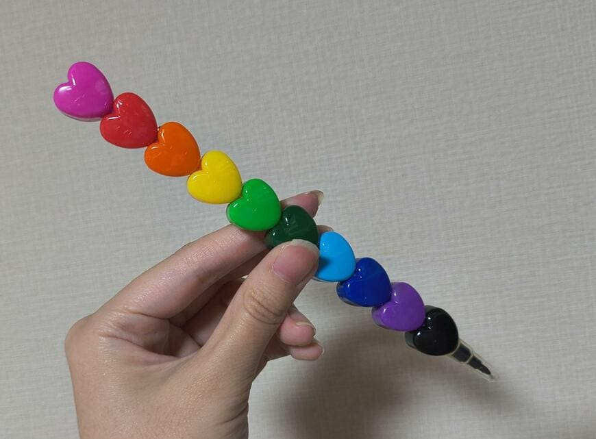 筆者撮影（セリア、ハートロケット式カラー鉛筆）