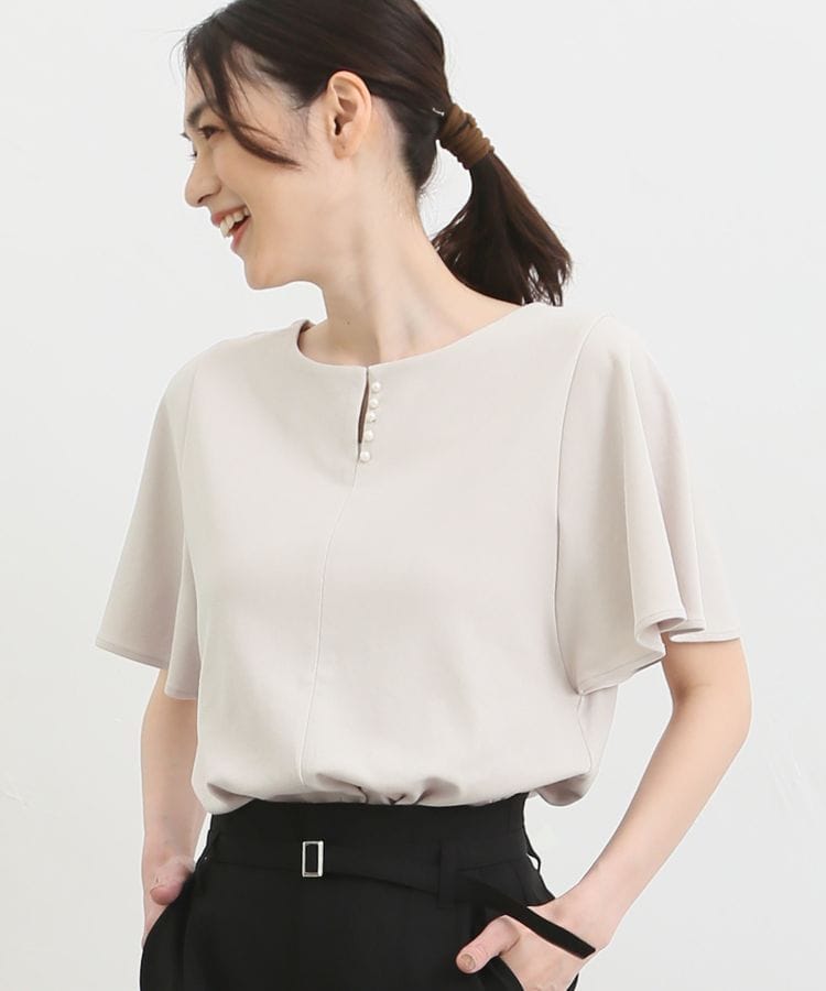 出所：ハニーズ公式通販 パール付フレア袖トップス