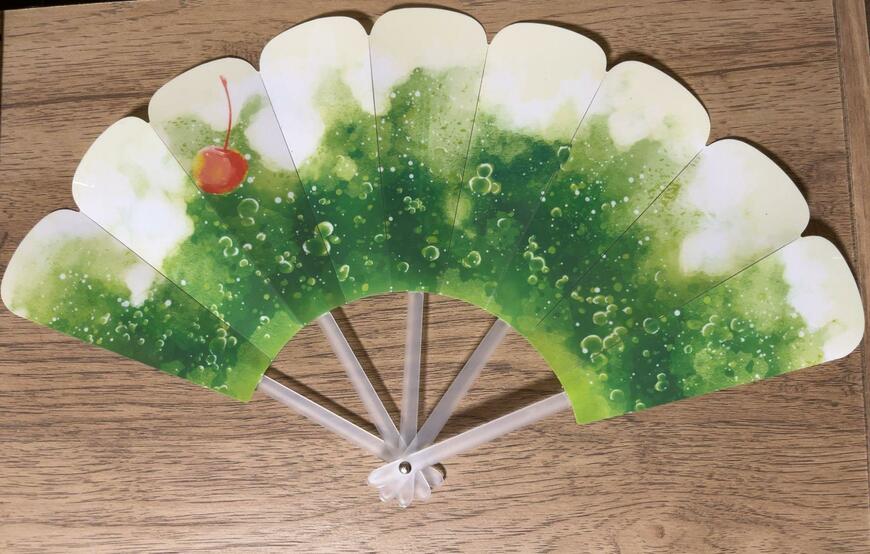 セリア、プラ扇子 クリームソーダ商品画像