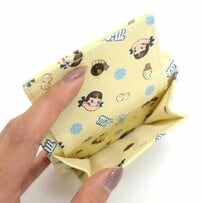 「レトロ総柄が優勝」ペコちゃんの3つ折りミニ財布が2079円！「30％オフの今欲しい」「旅行にも軽い」