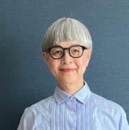 【70代マダム】無印良品の“スカート”を使った爽やかコーデが参考になる「シャキッと清潔感！」「お洒落は足元から」