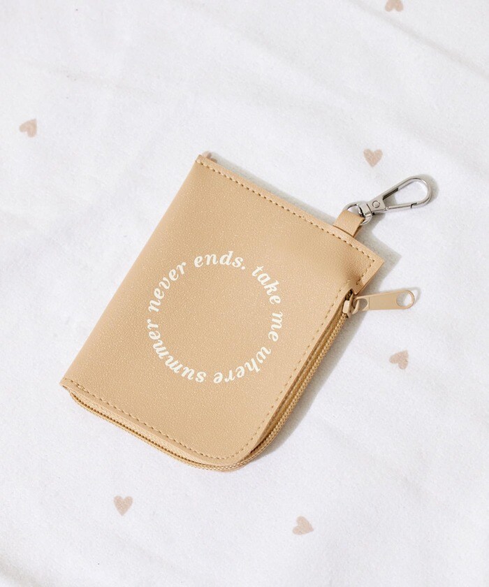 スマホケースとポーチがセット