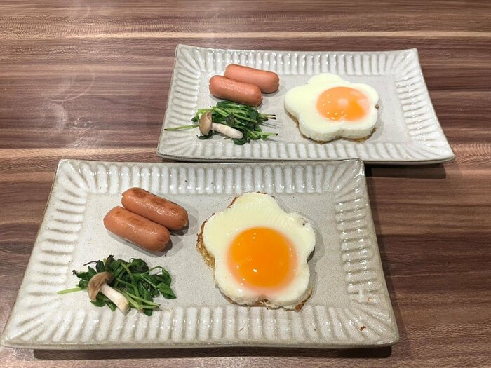 シリコンリングの取手を引き上げ型から外し、器に盛りつけたら完成