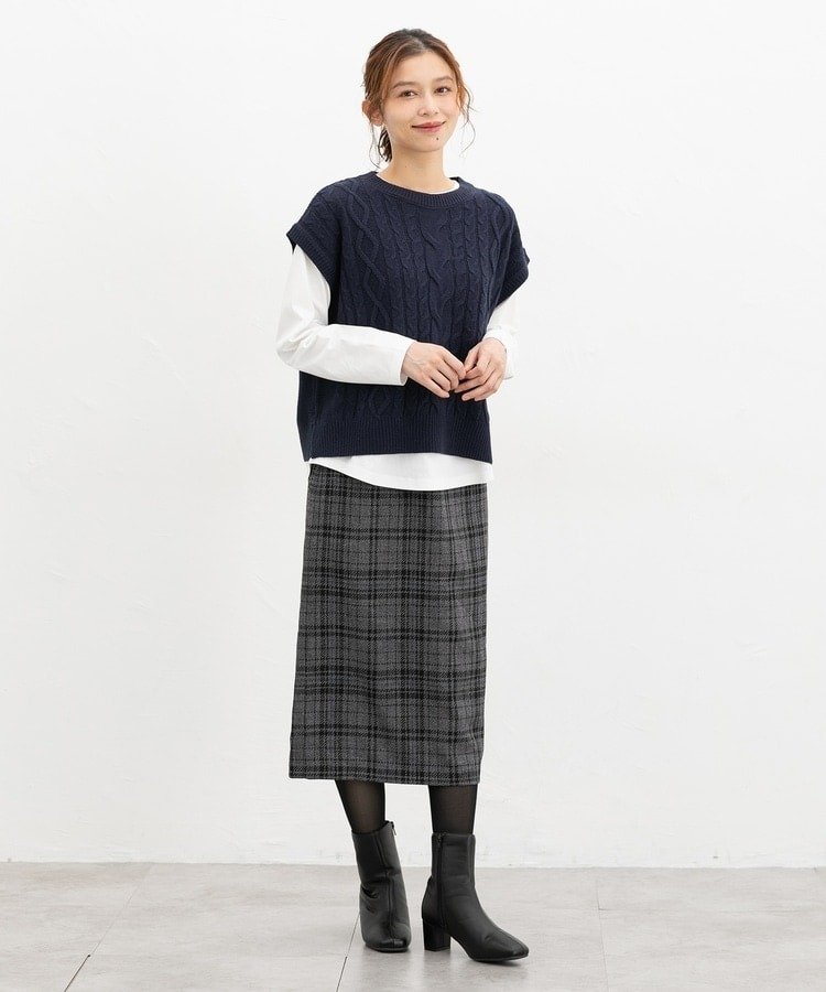 出所：ハニーズ公式　Ｔシャツ付ニットベスト