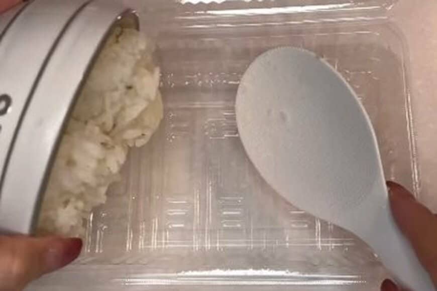 定番おかずが詰まった「女子高生弁当」　ご飯とおかずがきっちり分かれた一品が「弁当店の商品」のよう