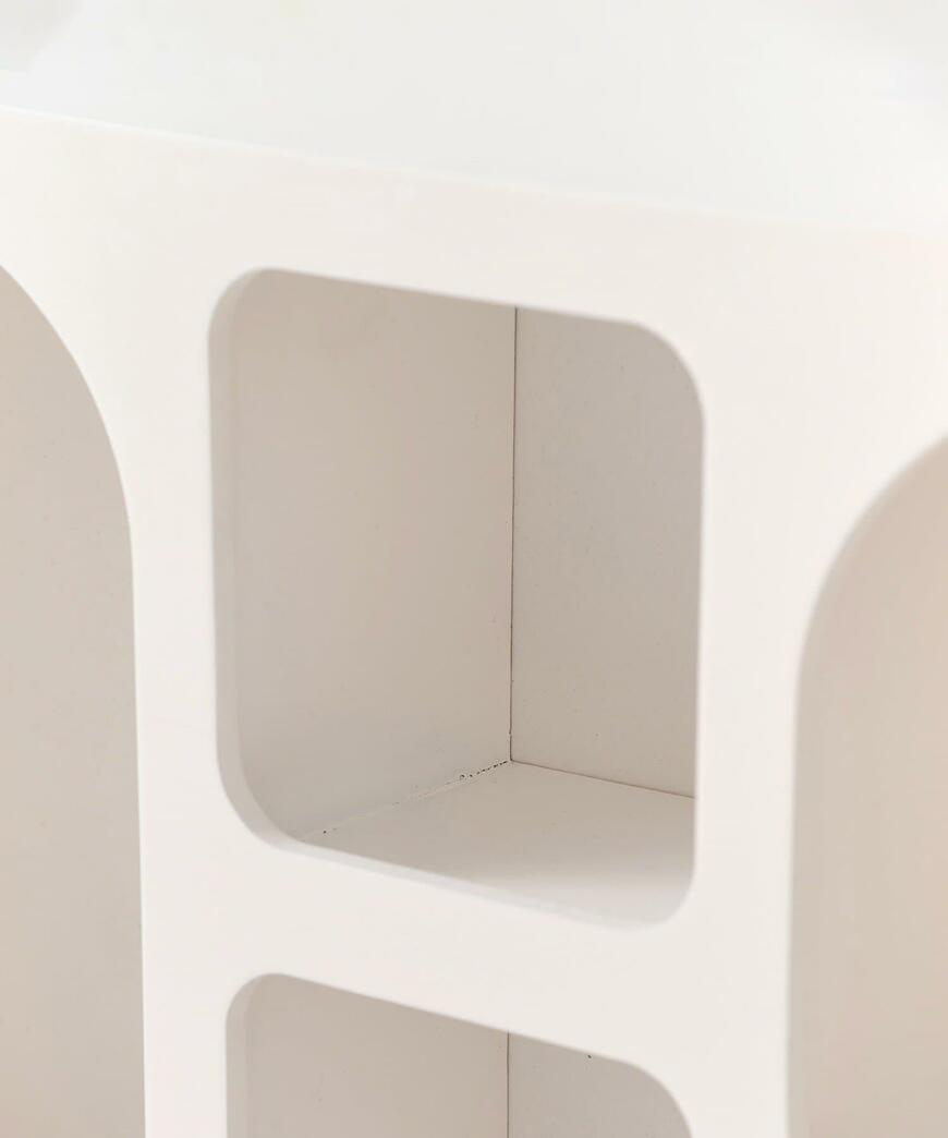 出所：パルグループ公式ファッション通販サイト 3COINS オフィ活 ディスプレイケース