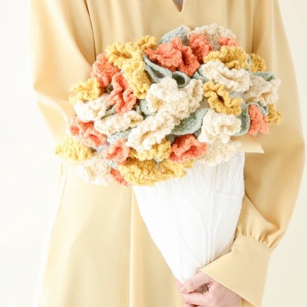 出所：Francfranc（フランフラン）公式通販　フラワーブーケスロー（ひざ掛け）オレンジ