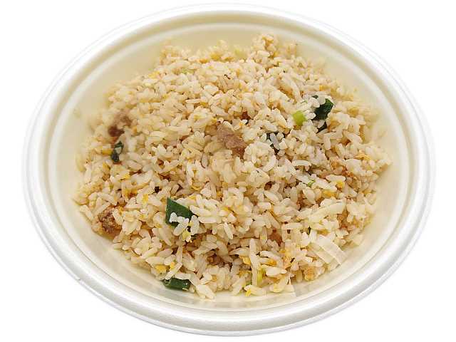 町中華の鉄鍋炒めチャーハン