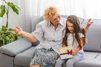 「実家」VS「義実家」どちらにとっても孫なのに…子どもの誕生日ハラハラエピソード