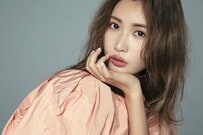 39歳 紗栄子 ヨンアとの密着2ショットが「双子みたい」と反響！「何か似てる」「可愛いすぎる」ボーダーTのカジュアルコーデも