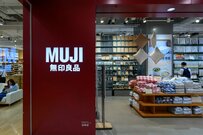 朝、布団から出られない人に【無印良品】「着る毛布スリーパー」光熱費の節約にも