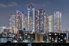 給与だけで1億円以上を稼ぐ「サラリーマン億り人」は本当にいるの？年収3000万円以上の世帯、およそ5割が金融資産「1億円以上」をもつ