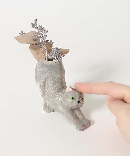 写真 | 伸びをする「猫ちゃん」が可愛すぎる！プチプラ880円『フラワー
