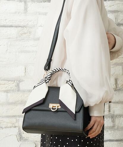 写真 | プチプラなのに上品！ハニーズ新作の「スカーフ付きフラップ