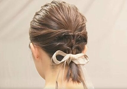 【ヘアゴム4本結ぶだけ】短めボブでもOKの簡単「お呼ばれヘアアレンジ」　“結婚式参列時にもおすすめ”大人の上品まとめ髪