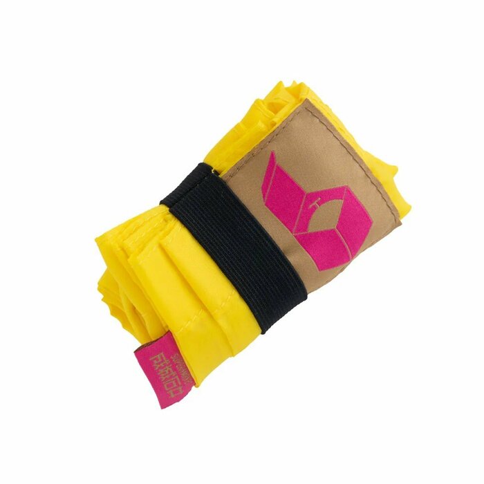 折りたたむと手のひらサイズでコンパクトに収納できる