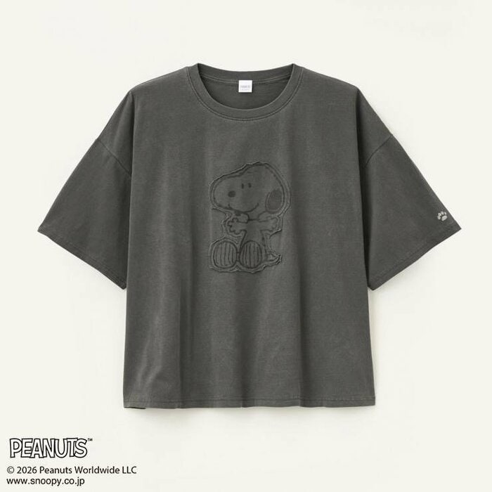 スヌーピーのデザインを「叩きつけアップリケ」で表現