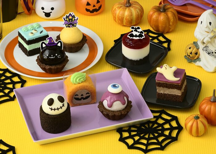8種のケーキが入った「ハロウィンプチケーキ」