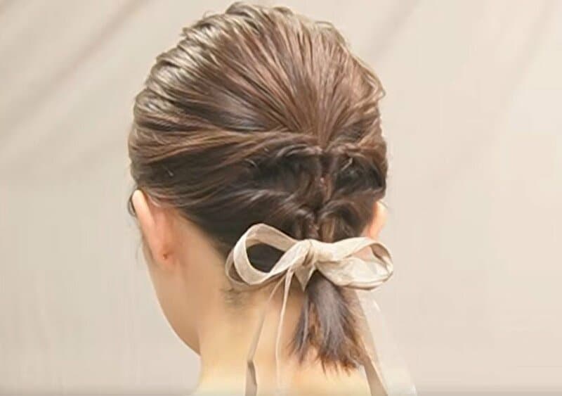 【ヘアゴム4本結ぶだけ】短めボブでもOKの簡単「お呼ばれヘアアレンジ」 “結婚式参列時にもおすすめ”大人の上品まとめ髪