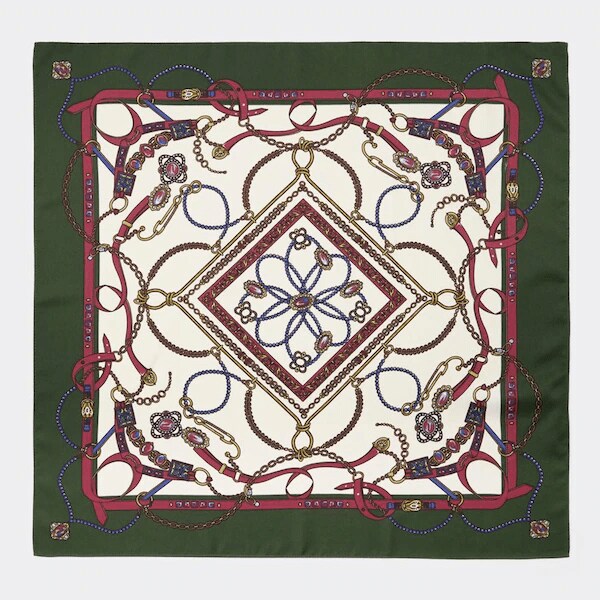 出所：GU　ヴィンテージスカーフ