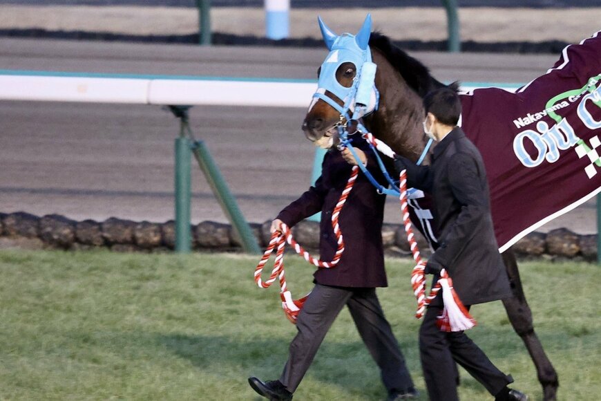 【競馬】オジュウチョウサンの引退式で撮影された1枚の写真　ステイゴールドの血が騒いだ瞬間がSNSで話題に…