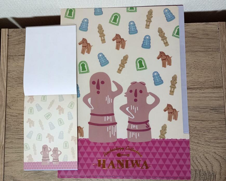 出所：筆者撮影（キャンドゥ、メモ50P 埴輪・土偶/クリアホルダー 埴輪・土偶）