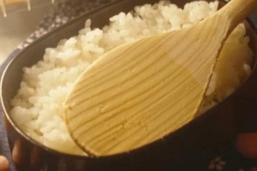 【朝5時30分から】50代の母が作る「愛情弁当」がおいしそう　華やかな「鮭弁当」がたまらない…