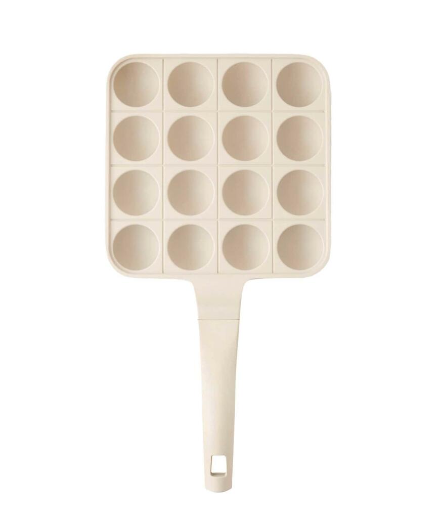 出所：パルグループ公式ファッション通販サイト 3COINS たこ焼きパン／KITINTO