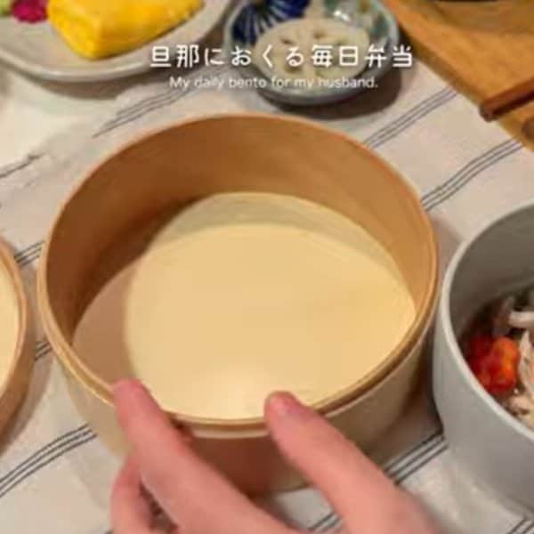 「料亭のお弁当みたい！」妻が旦那に作る【焼き魚弁当】の美しい彩りにうっとり…華やかでおしゃれと話題！