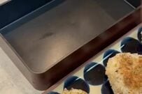 【発想天才すぎ】妻が夫に作る「愛情弁当」　おにぎりよりも「大きい餃子」に思わず目を疑う