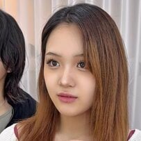 セミロングからショートへ。くびれ感を取り入れた女性の「かっこいい」仕上がりに満足