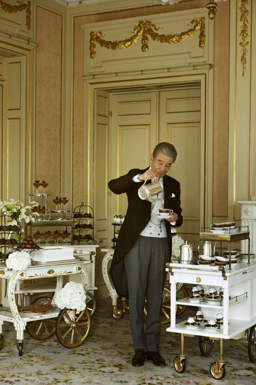 舘ひろしが74歳の花婿に！英国紳士な私服タキシードにSNSうっとり