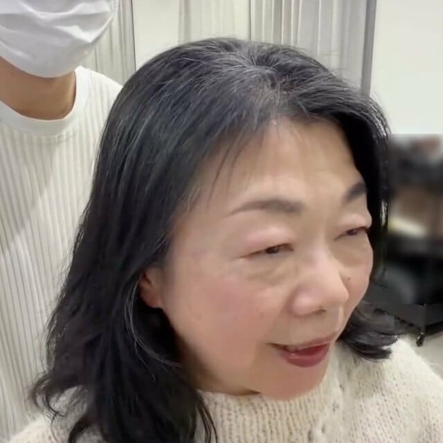 「結べる長さで」手入れが楽な髪型をマダムが希望した結果…上品な外ハネ姿に！「別人！？」と話題に