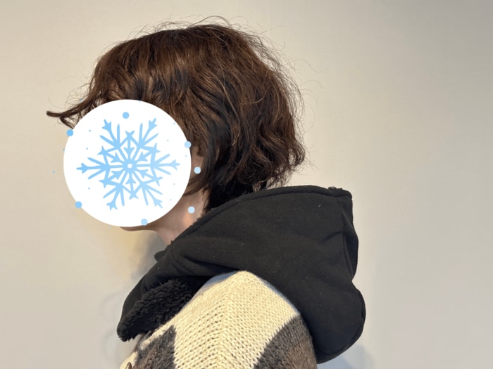 首にかけると、こんな感じになります