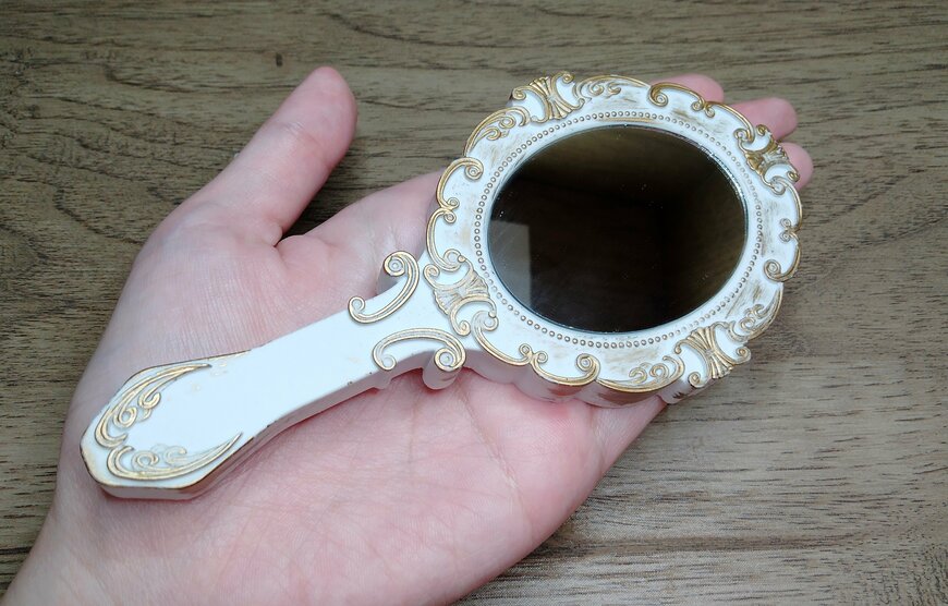 筆者撮影（セリア、インテリアオブジェ ミラー）